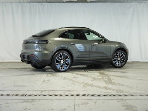 New 2026 Porsche Macan 4 Electric image 7