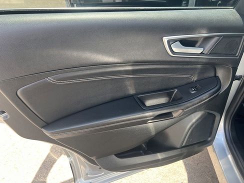 Used 2023 Ford Edge Titanium AWD/4WD image 11