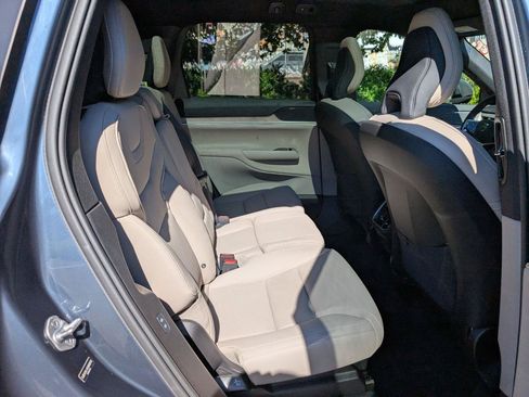 Used 2025 Volvo EX90 Ultra AWD/4WD image 14