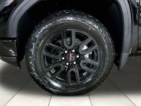 New 2026 GMC Sierra 1500 Elevation w/ LPO, Elevation Black Package AWD/4WD image 7