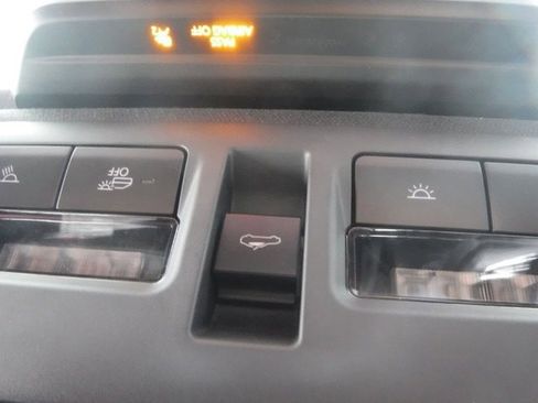 Used 2023 MAZDA MAZDA3 s image 28