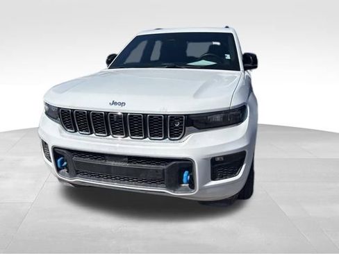 Used 2023 Jeep Grand Cherokee Overland w/ Advanced Protech Group III AWD/4WD image 3