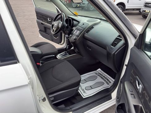 Used 2013 Kia Soul + w/ Audio Pkg image 22