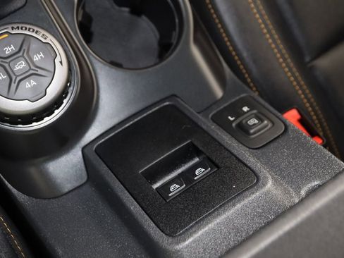 Used 2024 Ford Bronco Badlands image 29