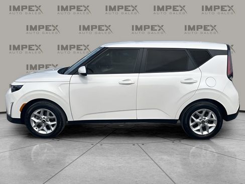 Used 2024 Kia Soul LX w/ Option Group 015 image 2