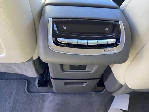 Certified 2023 Cadillac XT6 Premium Luxury image 27