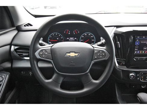 Used 2021 Chevrolet Traverse LS FWD image 17