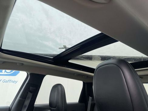 Used 2018 Jeep Cherokee Latitude Plus w/ Comfort/Convenience Group image 17