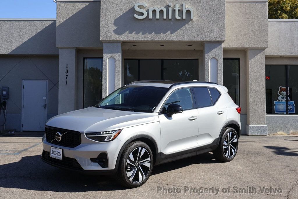 Certified 2023 Volvo XC40 B4 Plus FWD image 1