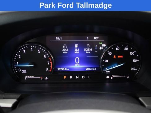 Used 2023 Ford Explorer XLT AWD/4WD image 16