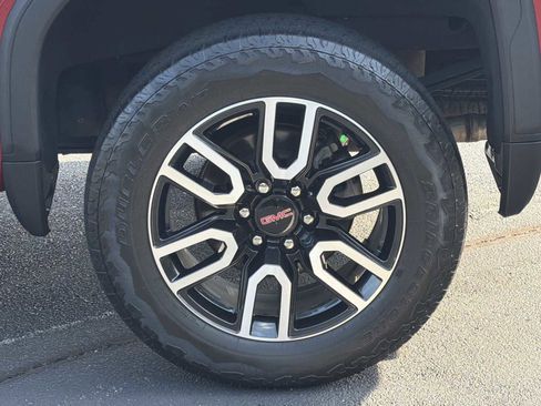 Used 2024 GMC Sierra 1500 AT4 w/ Technology Package AWD/4WD image 34