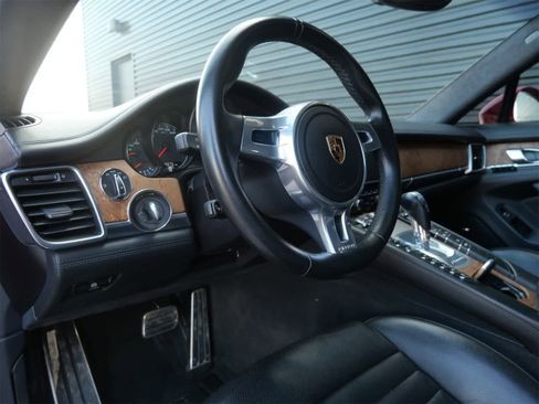 Certified 2016 Porsche Panamera GTS image 4