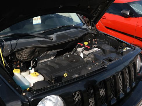 Used 2016 Jeep Patriot Sport w/ Power Value Group image 39