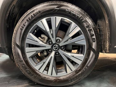 Used 2021 Nissan Rogue SV image 20