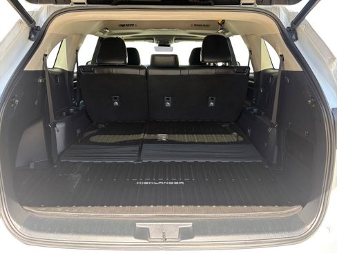 Used 2023 Toyota Highlander XLE image 23