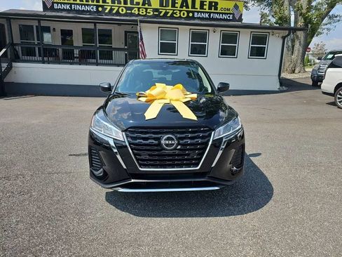 Used 2023 Nissan Kicks S image 4