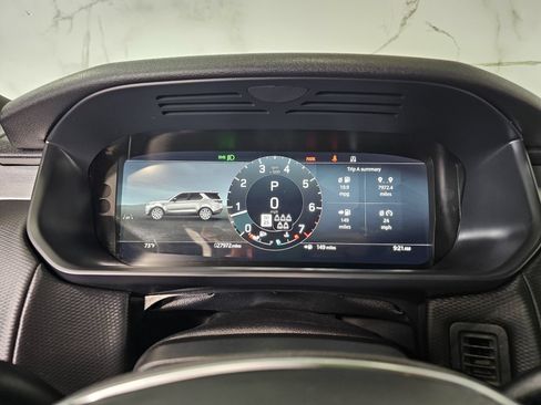 Used 2024 Land Rover Discovery Dynamic SE AWD/4WD image 30