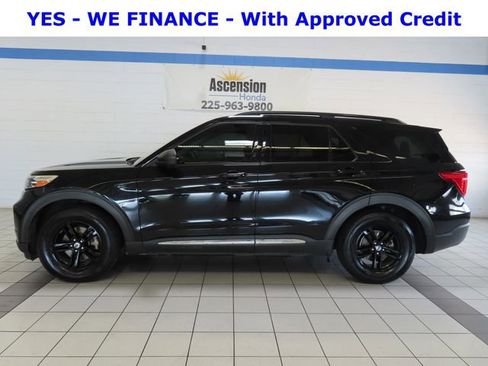 Used 2021 Ford Explorer XLT RWD image 3