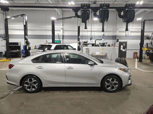 Used 2020 Kia Forte LXS image 3