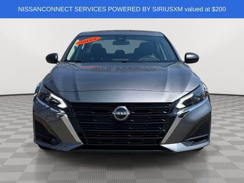 Used 2024 Nissan Altima 2.5 SV image 2