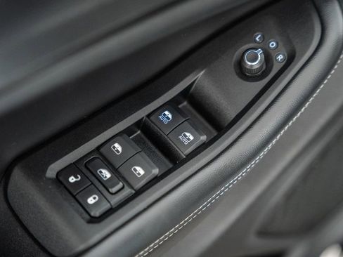 Used 2024 Jeep Grand Cherokee Altitude image 38