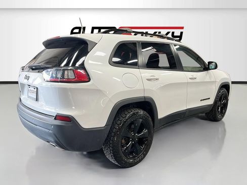 Used 2019 Jeep Cherokee Latitude Plus AWD/4WD image 7