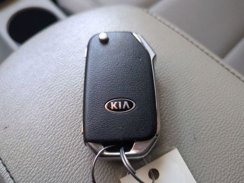 Used 2020 Kia Soul LX image 26