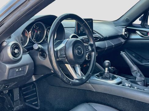 Used 2021 MAZDA MX-5 Miata RF Grand Touring RWD image 9