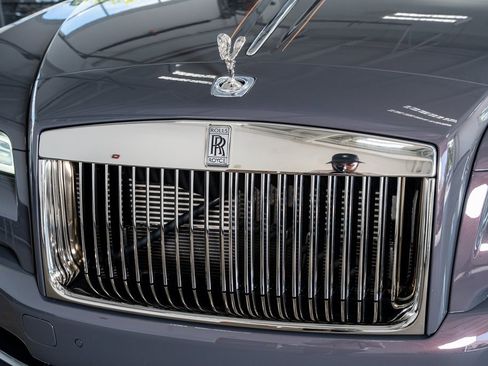 Used 2018 Rolls-Royce Wraith image 17