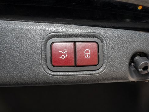 Used 2019 Mercedes-Benz E 300 4MATIC w/ Premium 1 Package image 14