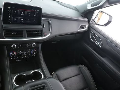 Used 2024 GMC Yukon XL SLT w/ SLT Luxury Package AWD/4WD image 27