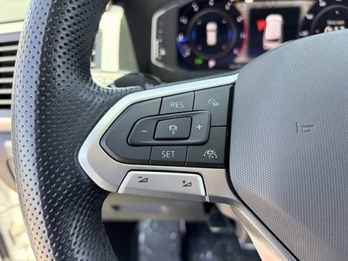 Used 2022 Volkswagen Atlas SEL Premium AWD/4WD image 22