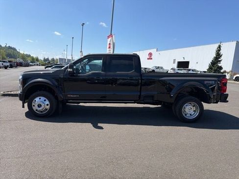 Used 2026 Ford F450 Platinum w/ FX4 Off-Road Package AWD/4WD image 37