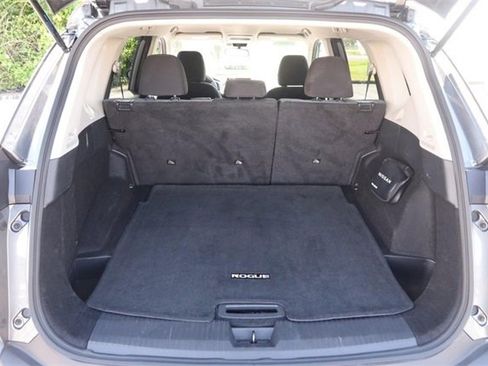 Certified 2023 Nissan Rogue SV image 7