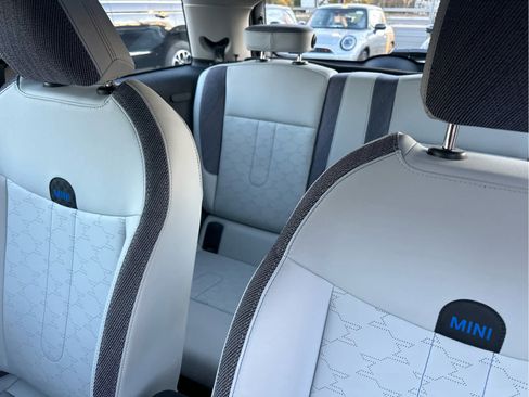 Certified 2025 MINI Cooper 2-Door Hardtop image 9