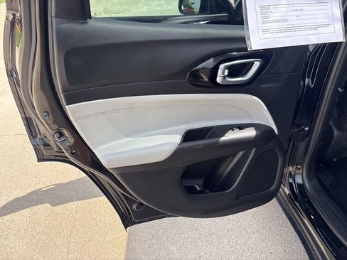 Used 2022 Jeep Compass Limited AWD/4WD image 25