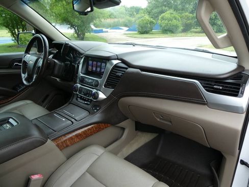 Used 2017 Chevrolet Tahoe Premier AWD/4WD image 40