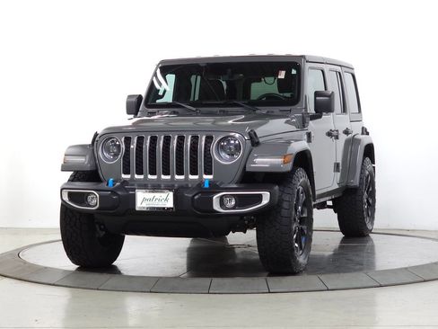 Used 2024 Jeep Wrangler Sahara w/ Technology Group image 3