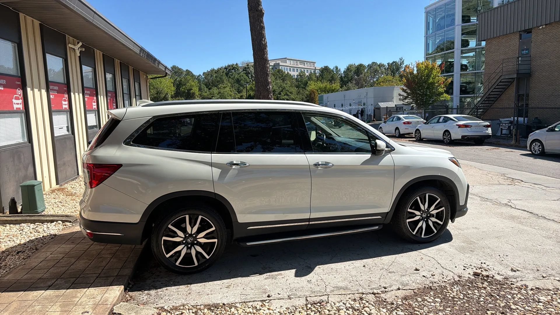 Used 2019 Honda Pilot Touring image 10
