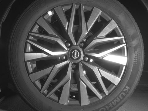 Used 2025 Nissan Altima 2.5 SV image 14