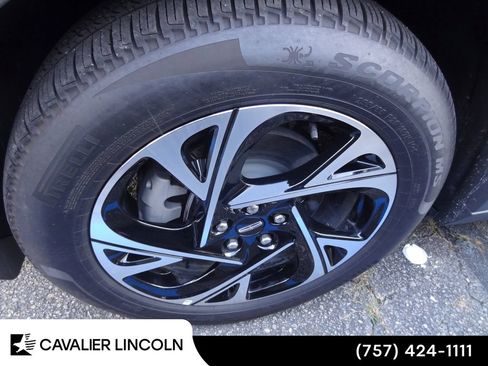 Used 2026 Lincoln Nautilus Premier w/ Equipment Group 102A AWD/4WD image 11