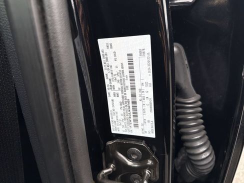 Used 2018 Ford F150 XLT w/ Equipment Group 302A Luxury AWD/4WD image 33