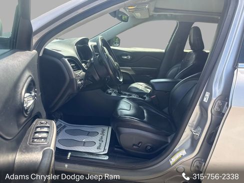 Used 2019 Jeep Cherokee Limited AWD/4WD image 15