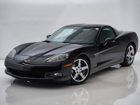 Used 2007 Chevrolet Corvette Coupe w/ Preferred Equipment Group RWD image 8