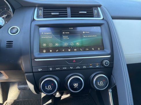 Used 2019 Jaguar E-PACE S image 24