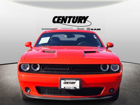 Used 2019 Dodge Challenger SXT w/ Blacktop Package image 9