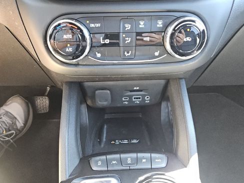 Used 2022 Chevrolet TrailBlazer ACTIV w/ Sun and Liftgate Package AWD/4WD image 10