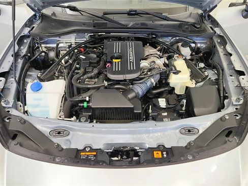 Used 2020 FIAT 124 Spider Abarth RWD image 19