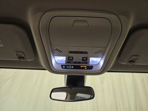Used 2019 GMC Acadia Denali w/ Technology Package AWD/4WD image 25