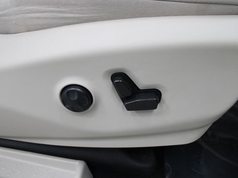 Used 2021 Chrysler Pacifica Limited w/ Premium & Safety Sphere Group AWD/4WD image 30